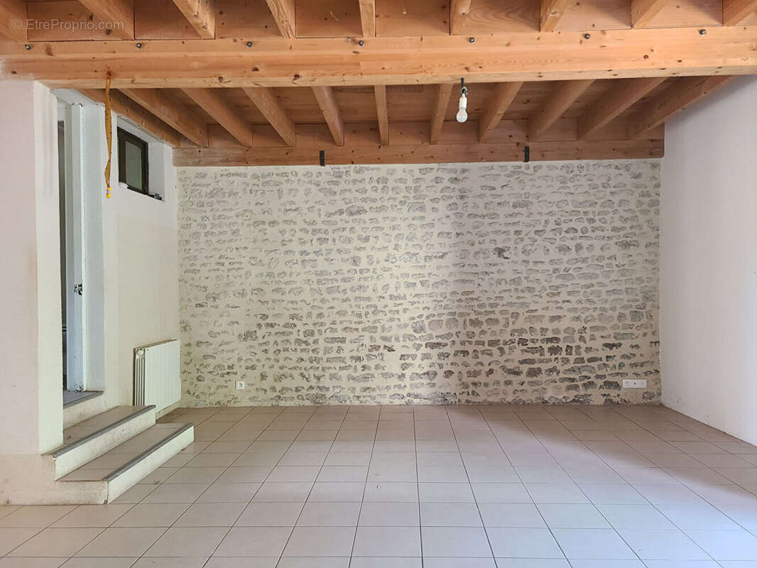 Maison à ESCRENNES