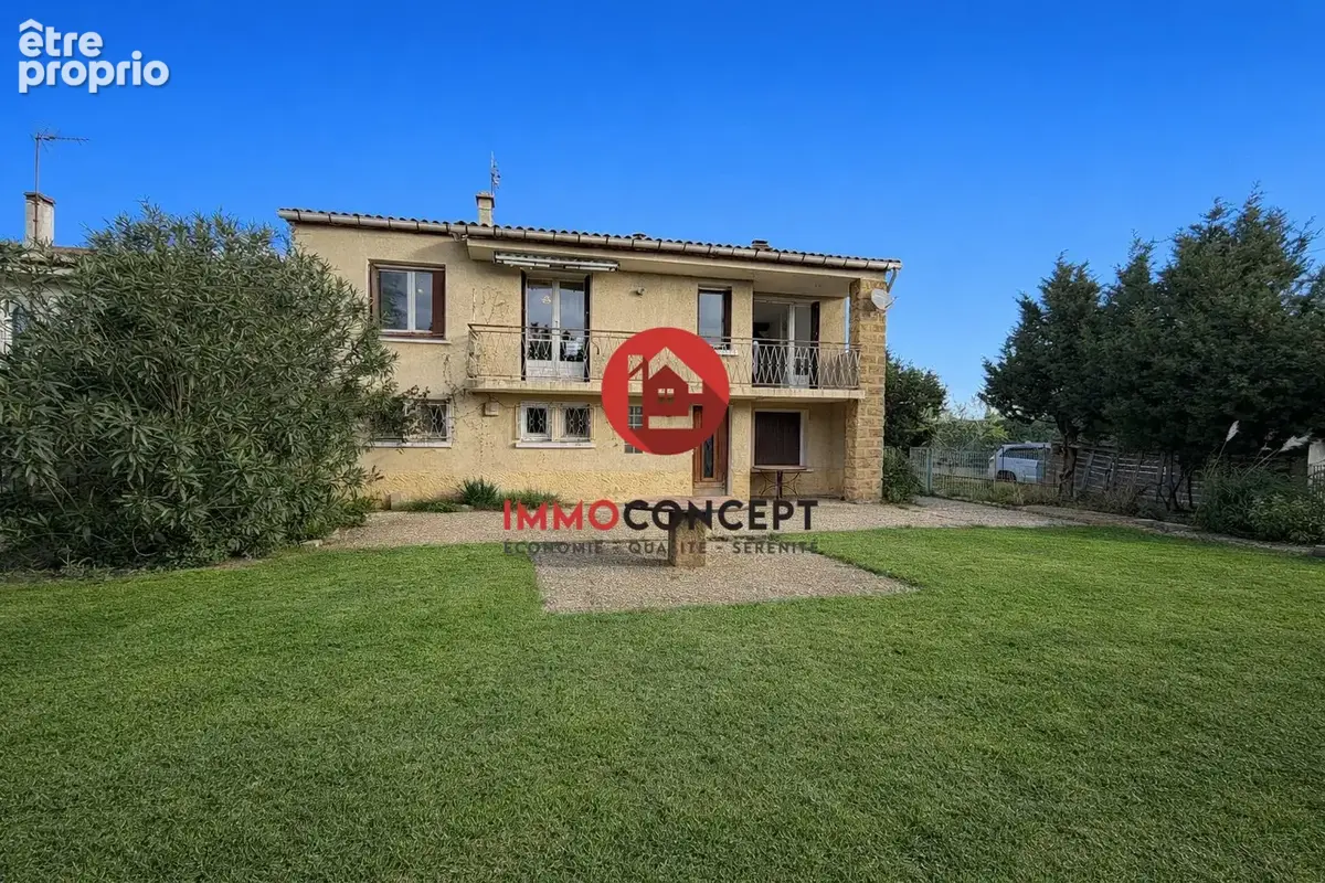 Maison à LAUDUN-L'ARDOISE