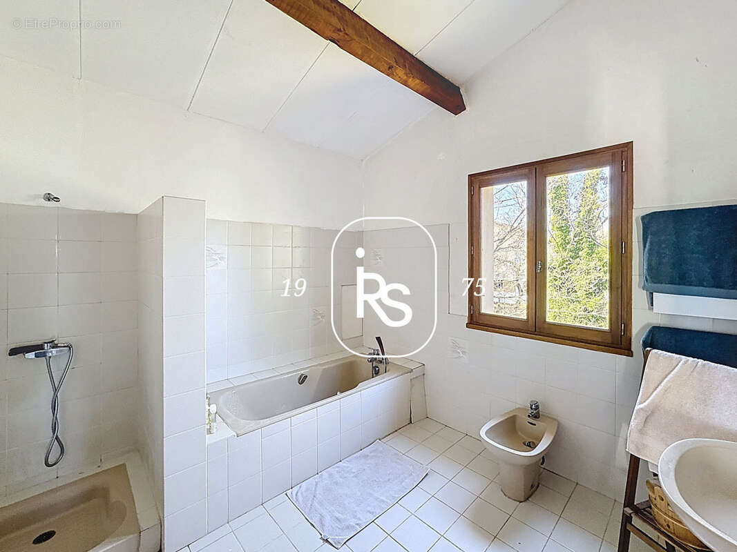Villa confortable de 204 m2 habitables avec une vue panoramique et 5392 m2 de terrain arboré - photo 11