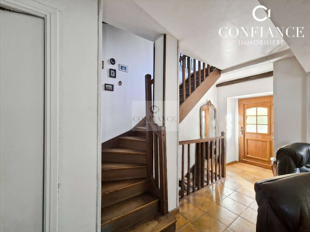 Appartement à CONTES