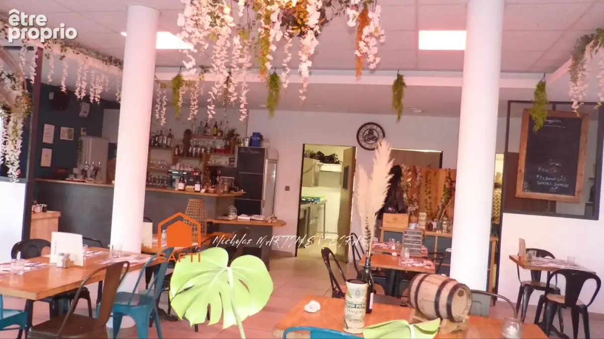 Local commercial 140 m² · à La Calmette · 140 m² · 249 300 €