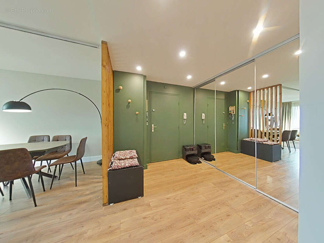 Appartement à FONTENAY-LE-FLEURY