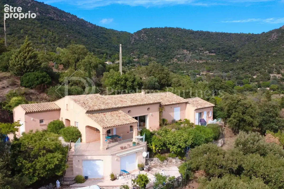 Villa provençale avec vue panoramique sur les vignes et les collines   Le Plan-de-la-Tour - photo 1