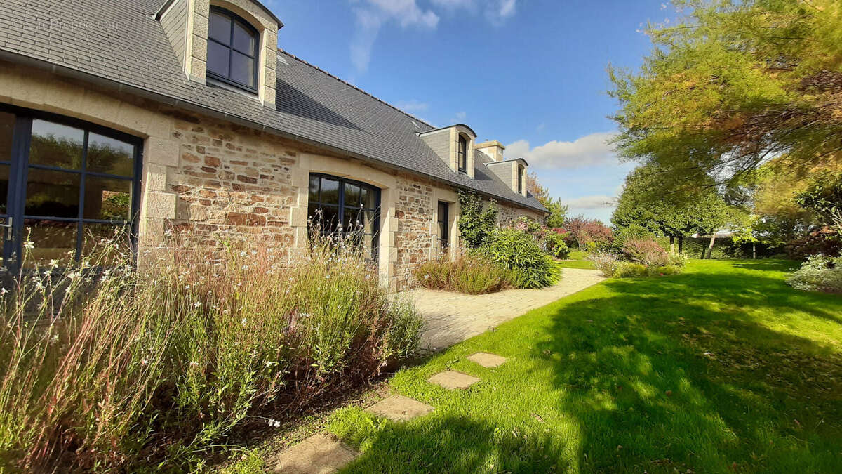 Maison à PLONEOUR-LANVERN