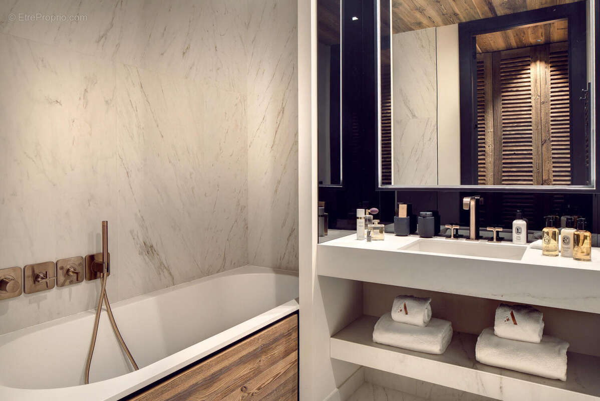 2352_ Ski Apartment for sale Meribel - a vendre -s - Appartement à LES ALLUES