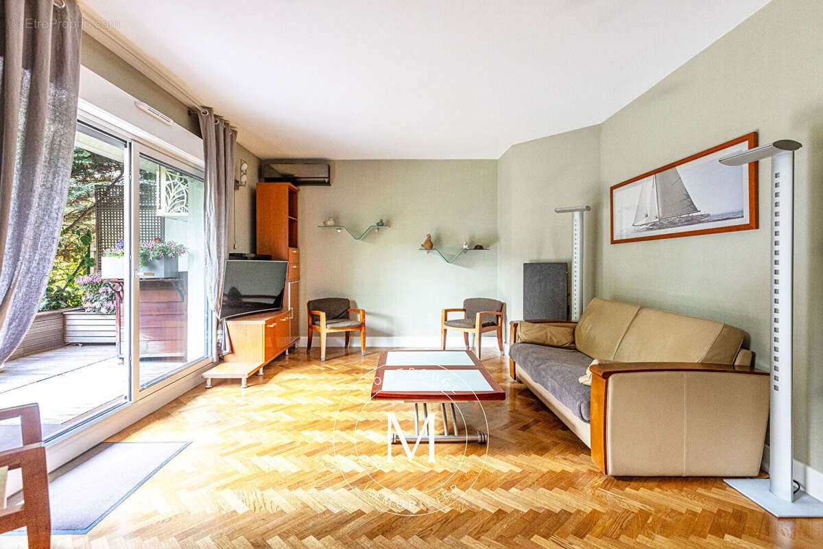 Appartement à MONTROUGE