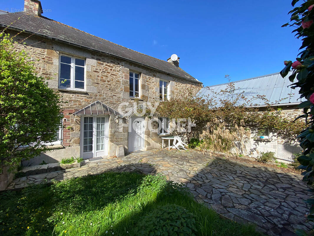 Maison 4 pièces 89 m² · à Saint-Broladre · 89,1 m² · 170 500 €