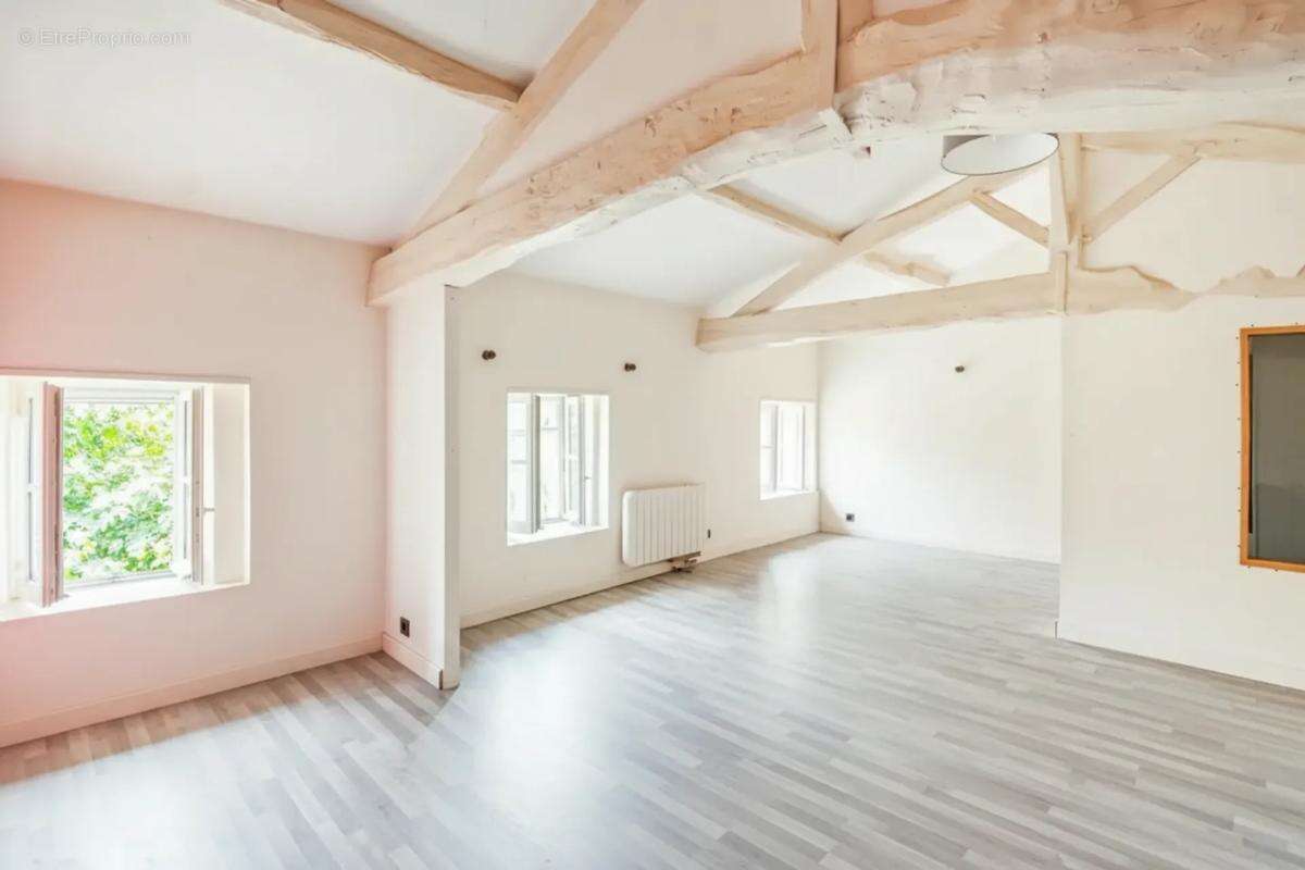 Maison charentaise sur 5625m², rénovation possible - photo 4