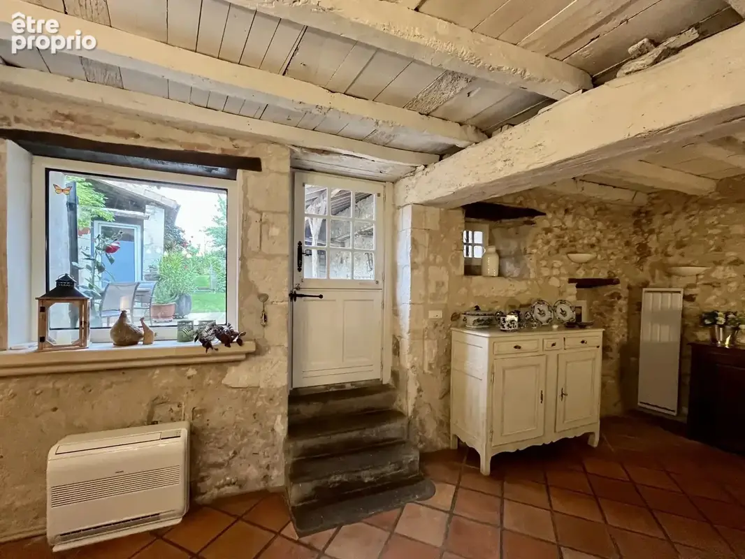 Charmante maison de village rénovée avec magnifique espace de vie extérieur et jardin clos - photo 6