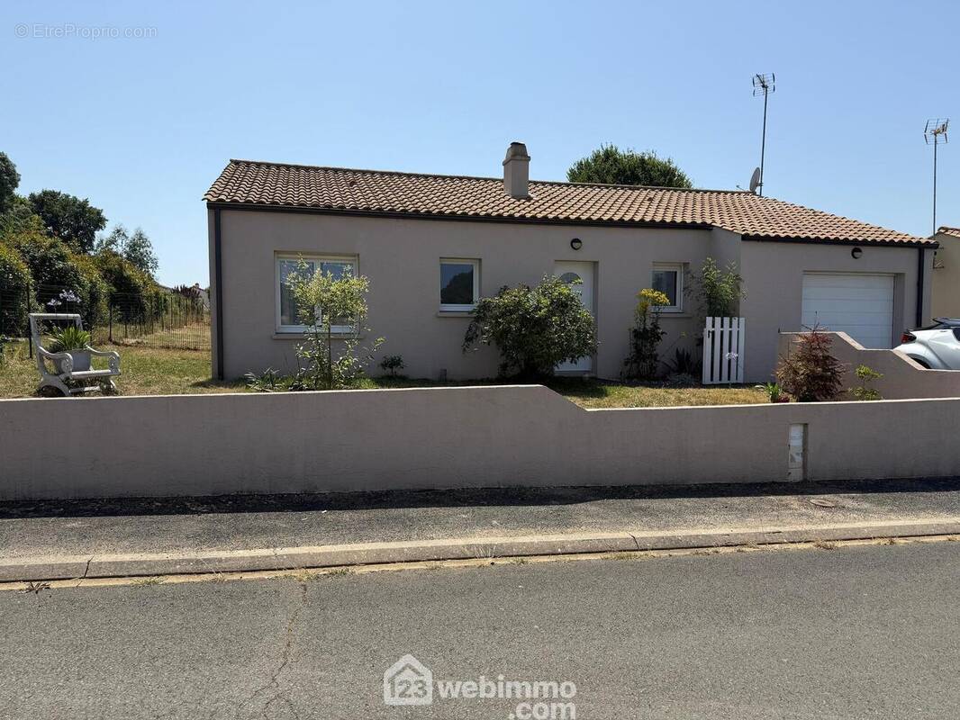 Maison de Plain pied - Maison à LE CHAMP-SAINT-PERE