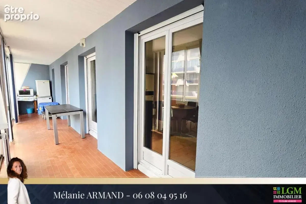 LA GRANDE-MOTTE – Près de 100 m² au cœur de la ville, avec une superbe loggia - photo 3