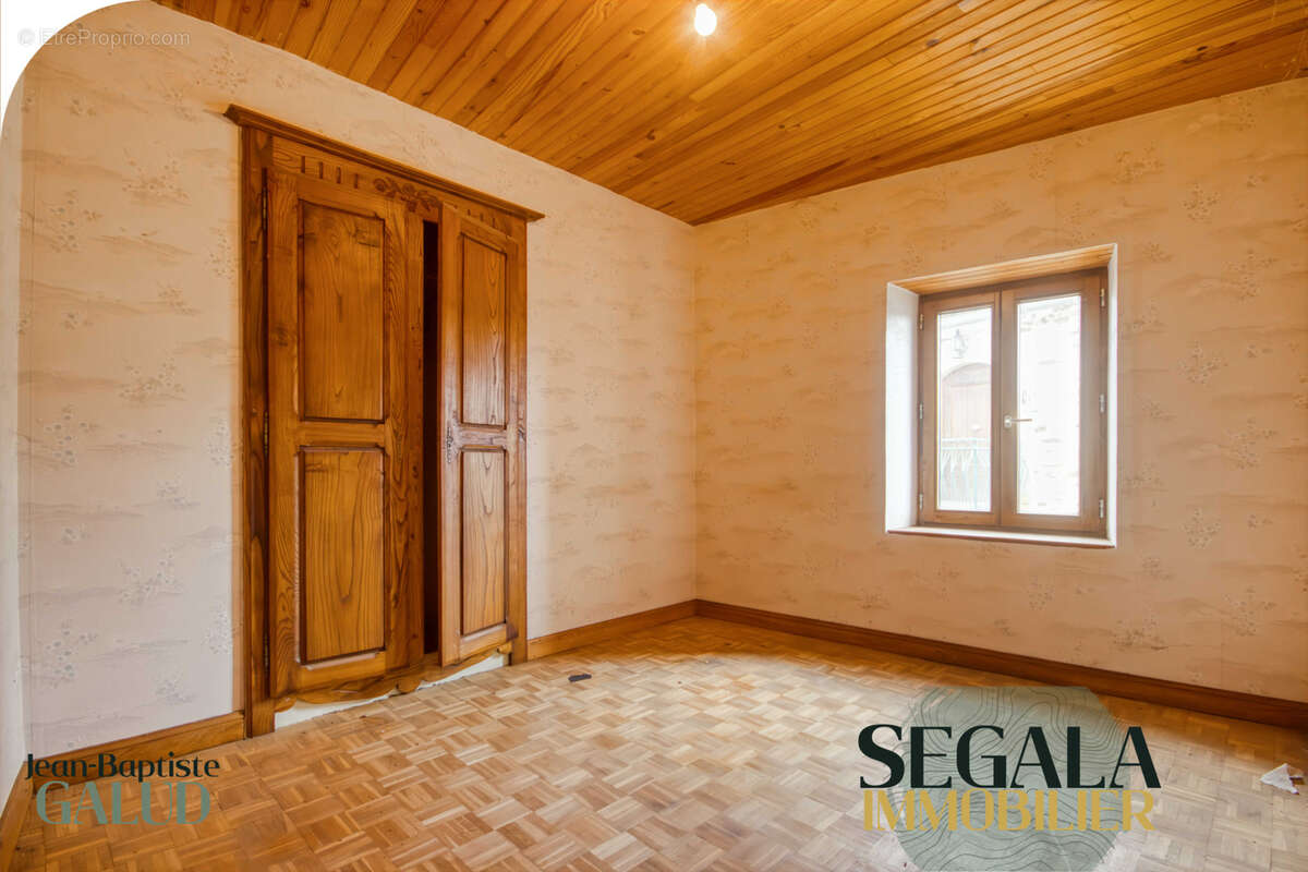 MONTIRAT - Maison de village - photo 4