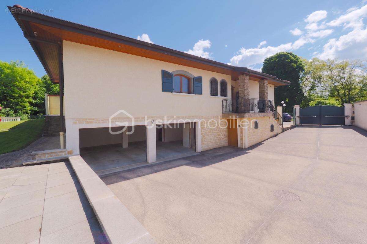 « Maison de plain-pied au calme, 1500 m² de terrain verdoyant – Proche Suisse et Annemasse - photo 8