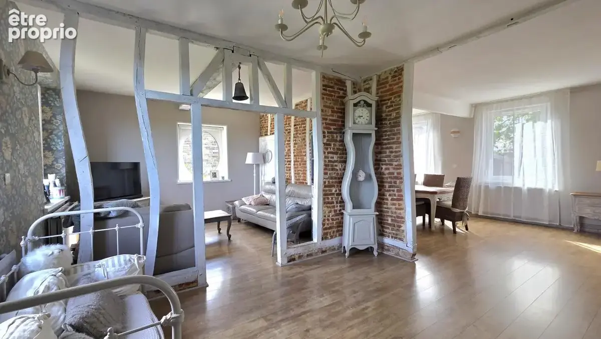 Grande propriété avec maison, hébergements et nombreuses possibilités d’exploitation, située à Mondrepuis - photo 5