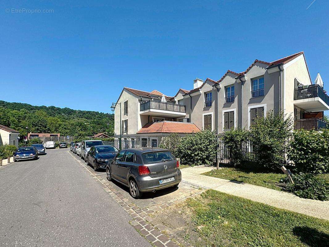 Appartement à BIEVRES