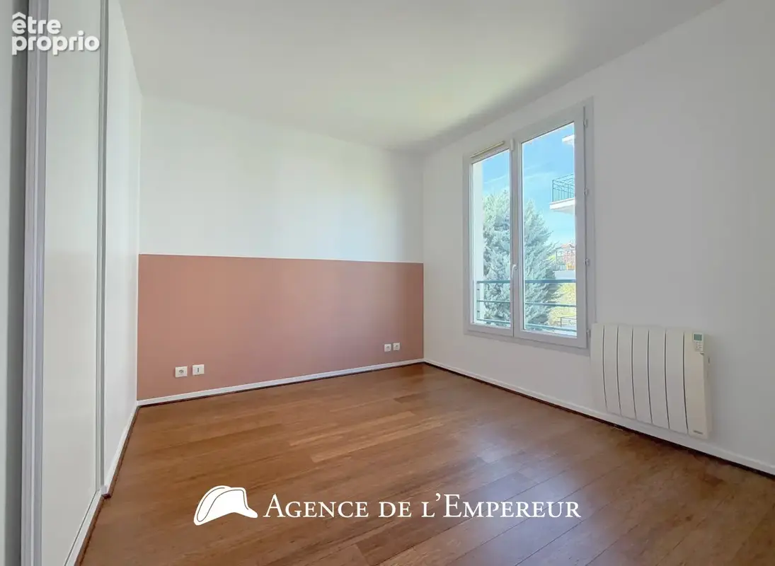 2 pièces de 49 m2 avec terrasse, parking et cave. - photo 12