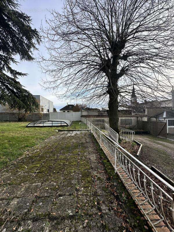 Maison à FLEURY-LES-AUBRAIS