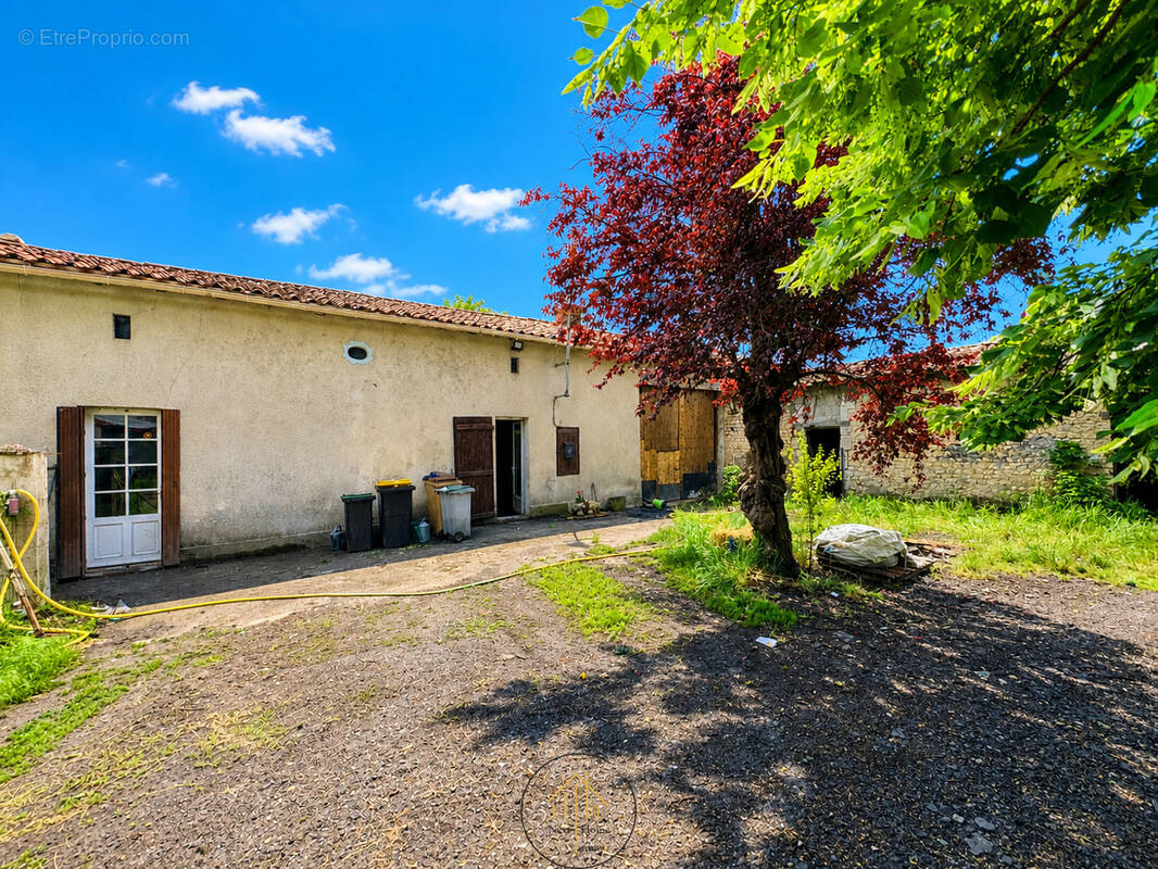 Maison à PEREUIL