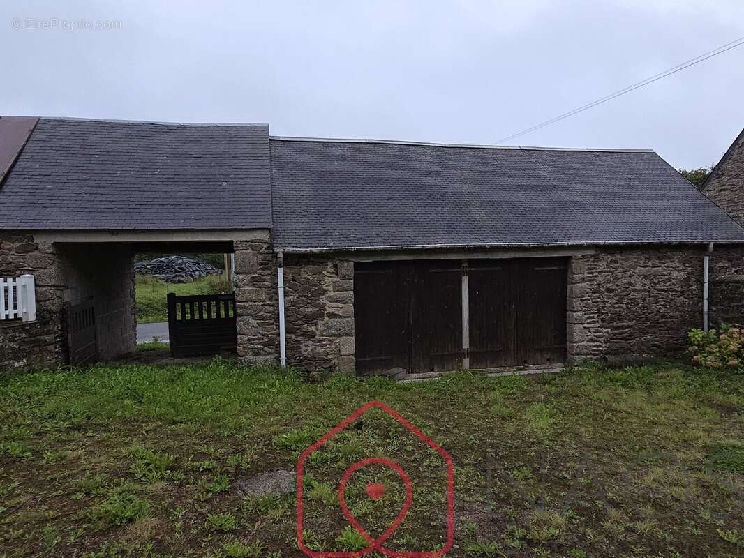 Maison à PONT-MELVEZ