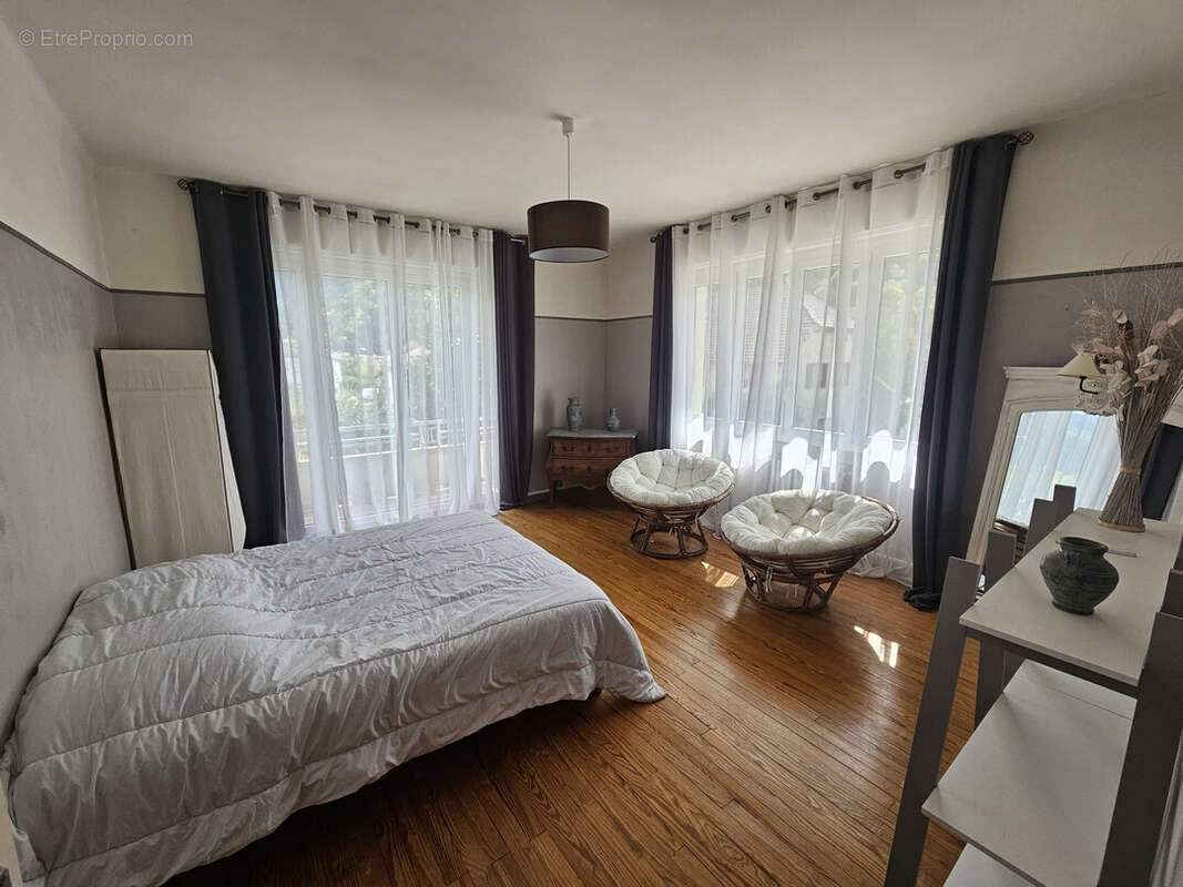 Maison à VAUX-LES-SAINT-CLAUDE