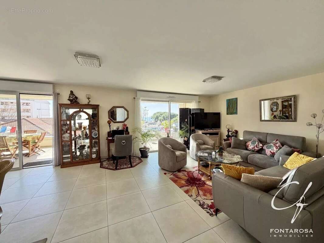Appartement à FREJUS