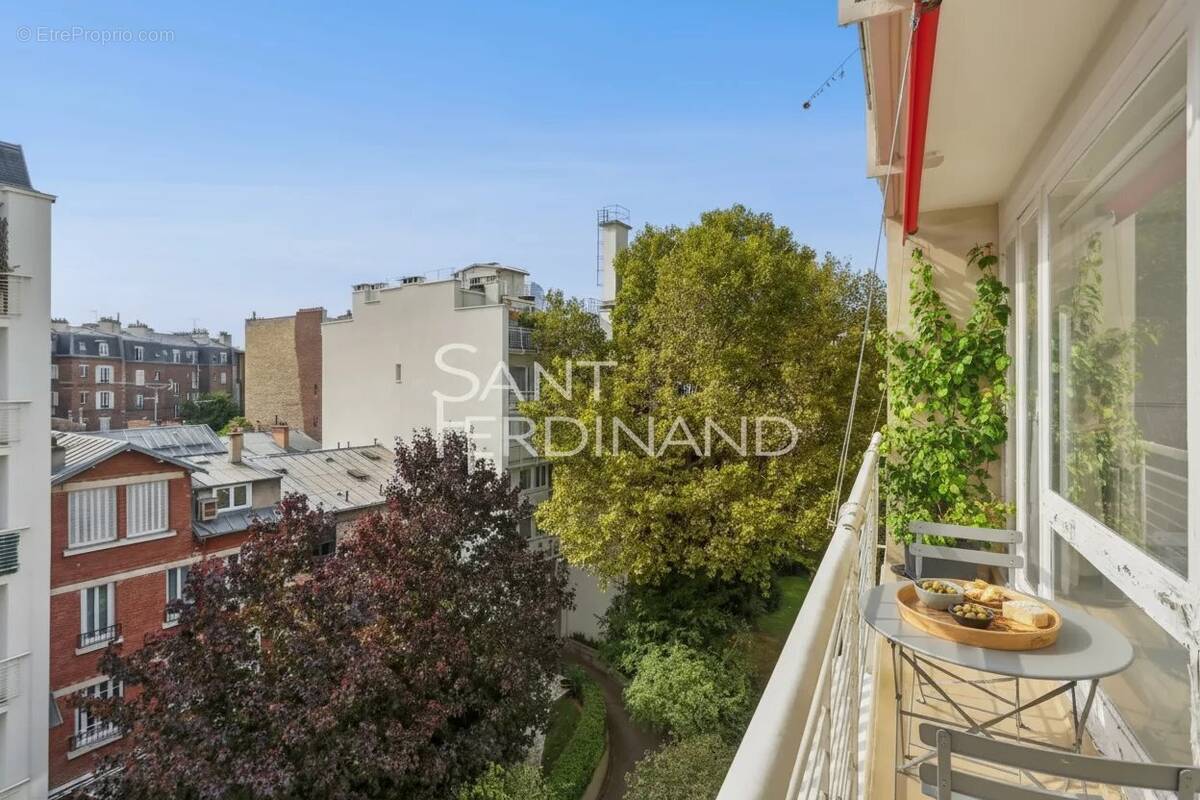 Appartement à NEUILLY-SUR-SEINE