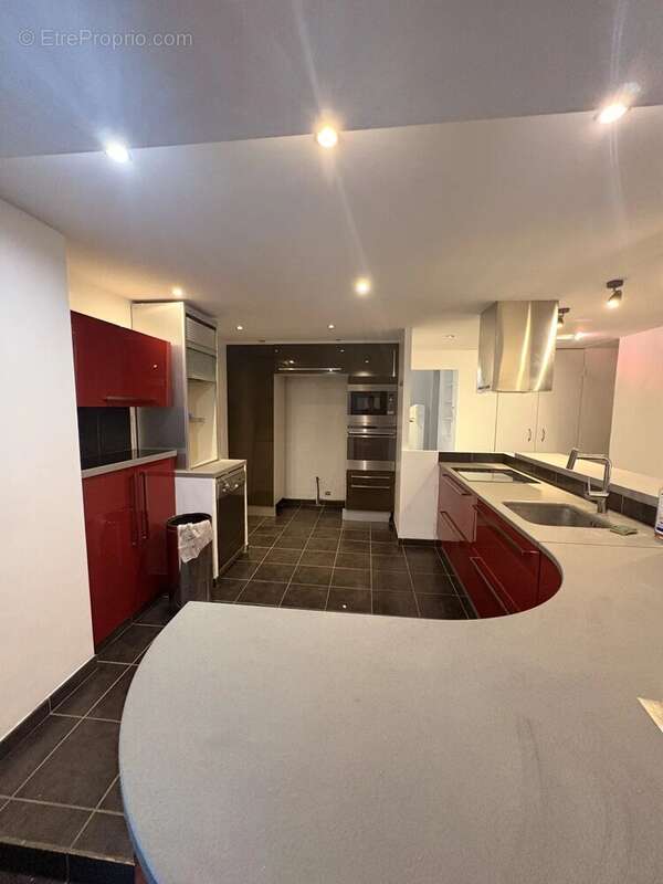 Appartement à MARSEILLE-5E