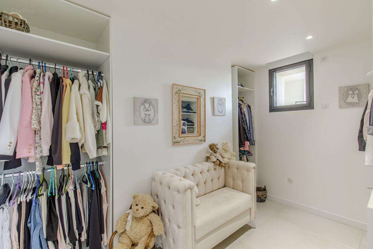 Maison à FOLLAINVILLE-DENNEMONT