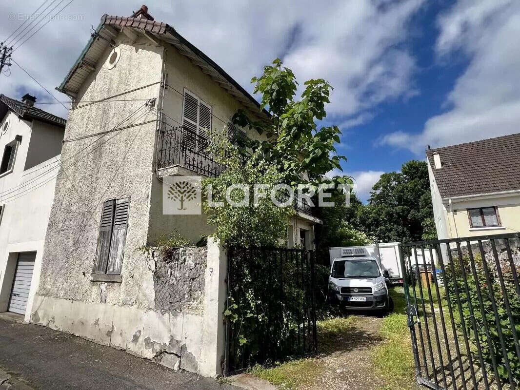 Terrain à LIVRY-GARGAN