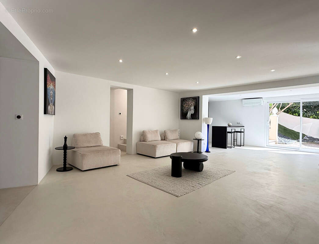 Maison à FREJUS