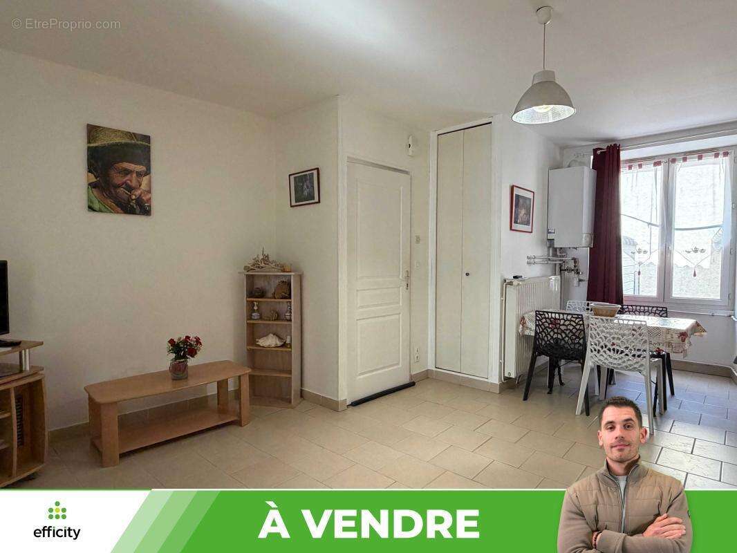 Appartement 12 pièces 183 m² à vendre à Usson-Du-Poitou (86350) - photo 13
