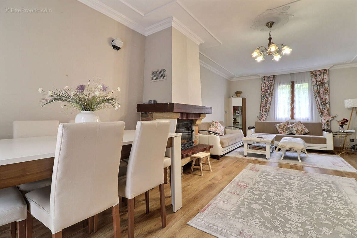 Maison à MONTIGNY-LES-CORMEILLES