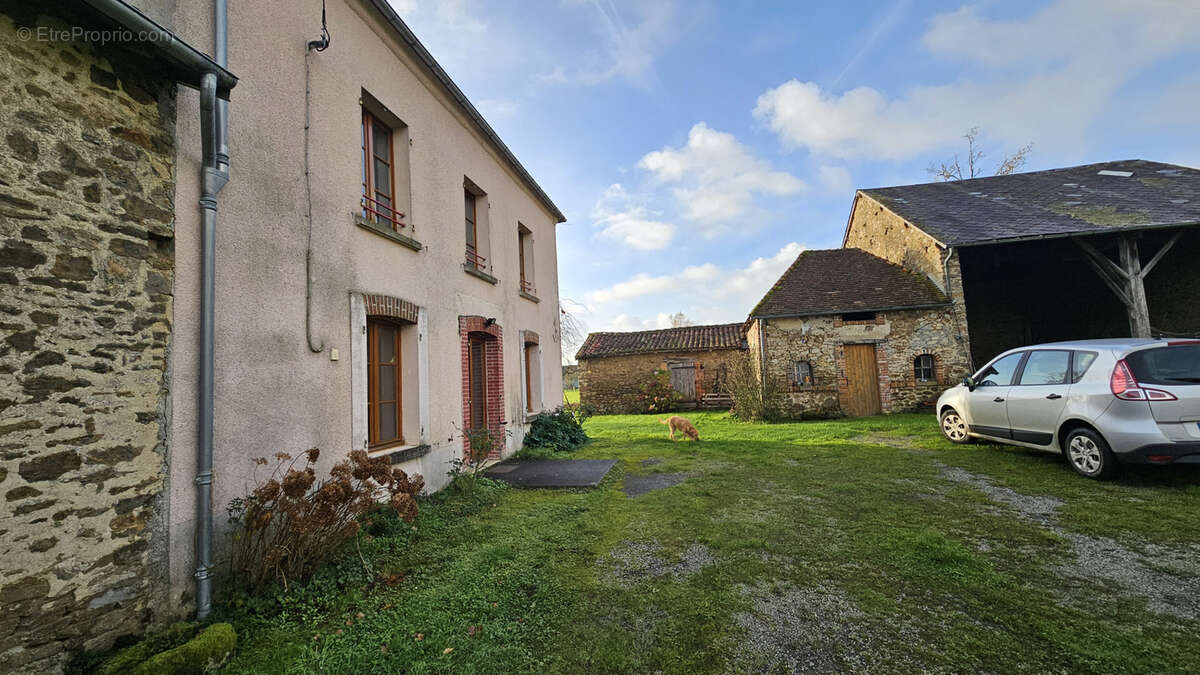 Maison à SAINT-OUEN-SUR-GARTEMPE