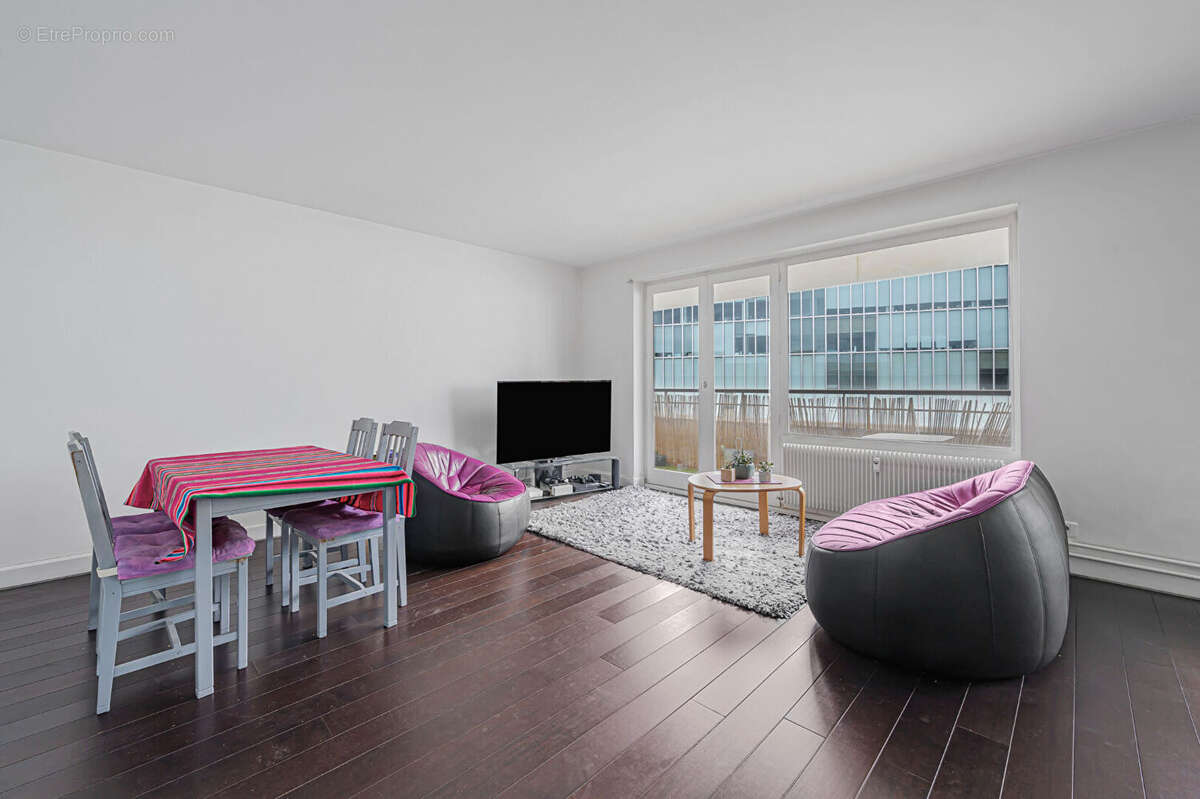 Appartement à PARIS-14E