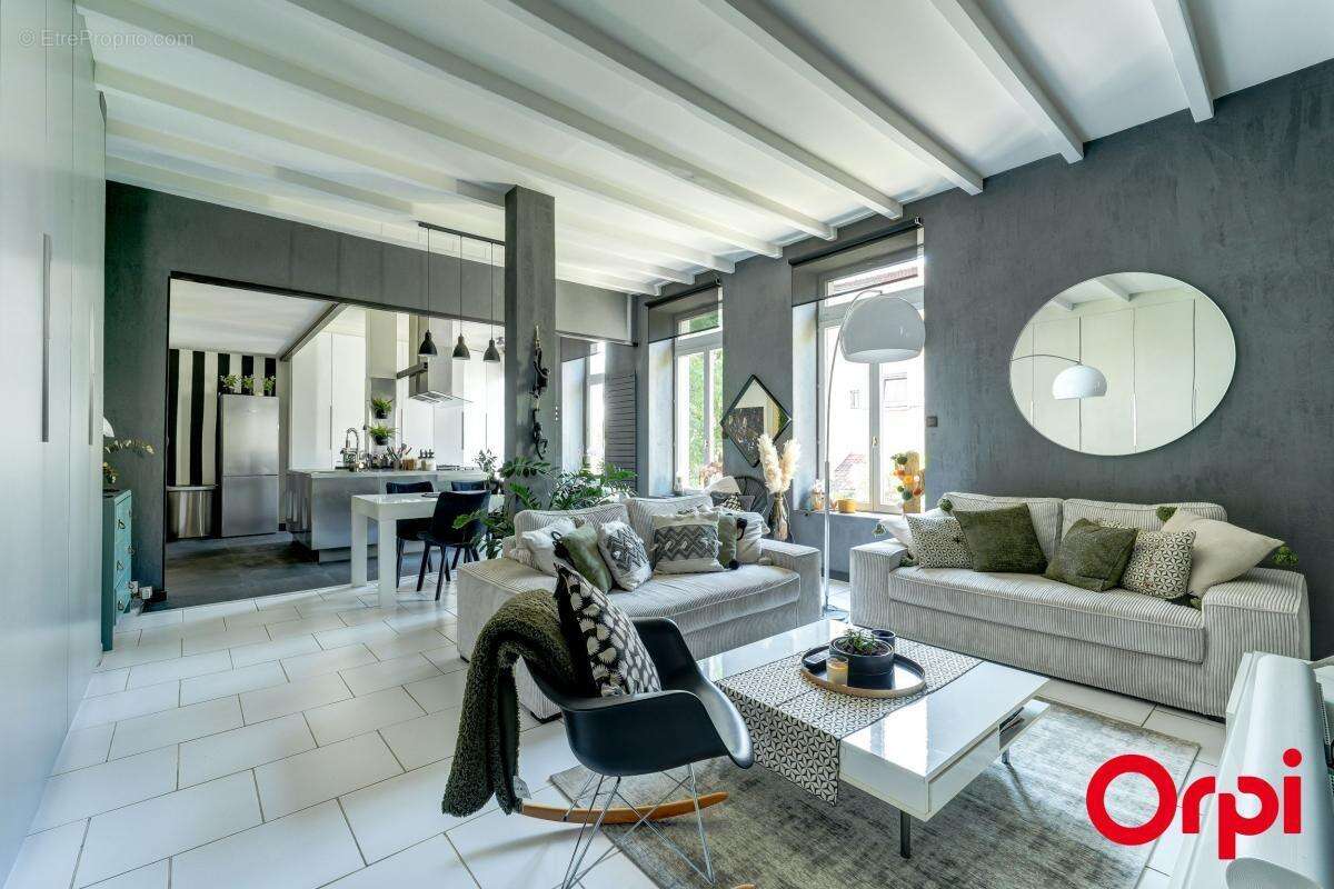 Appartement à RILLIEUX-LA-PAPE