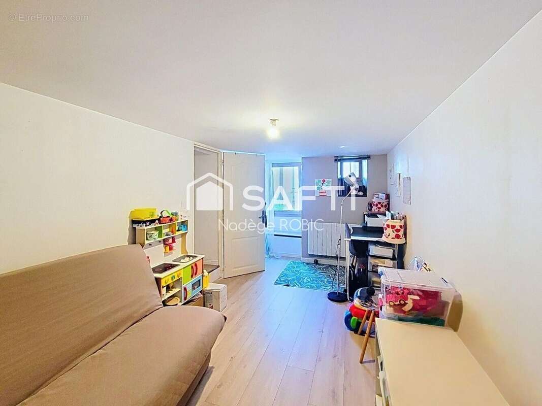 Photo 5