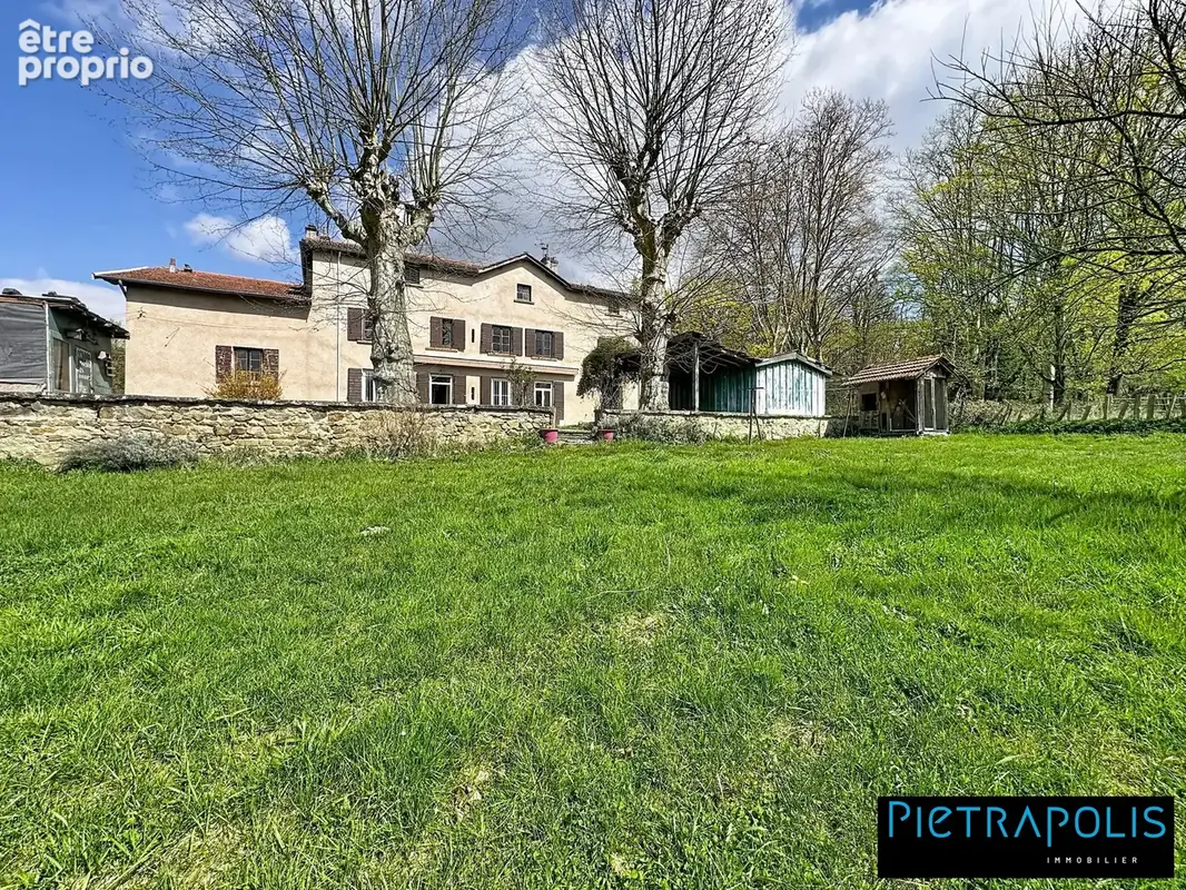 Maison 320 m² à Saint-Genis-Laval  - photo 3