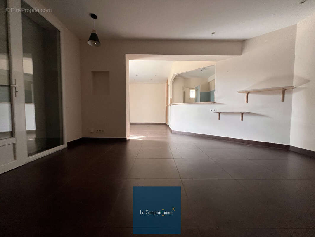 Commerce à ARVEYRES