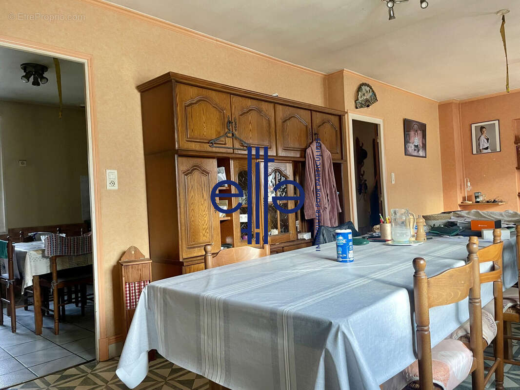 Maison à CHATEAU-L'EVEQUE