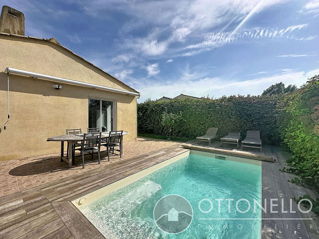 Maison à ROQUEBRUNE-SUR-ARGENS