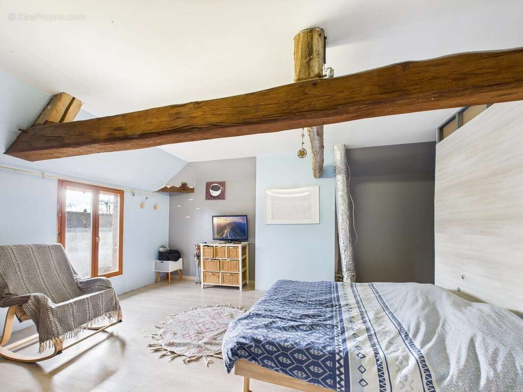 Maison à VILLY-LE-MARECHAL