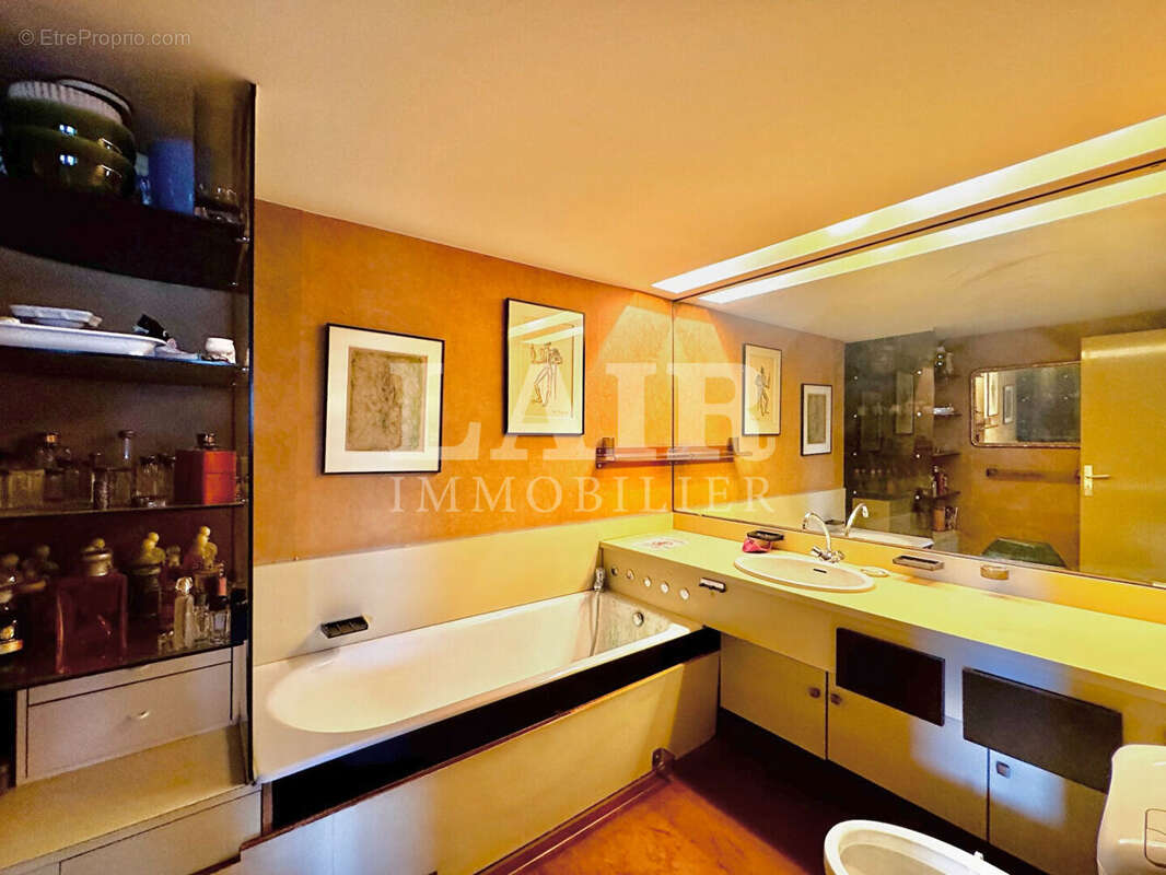 Appartement 85m² à vendre à Paris, 15e arr. quartier Beaugrenelle - Ref 13921 - photo 10