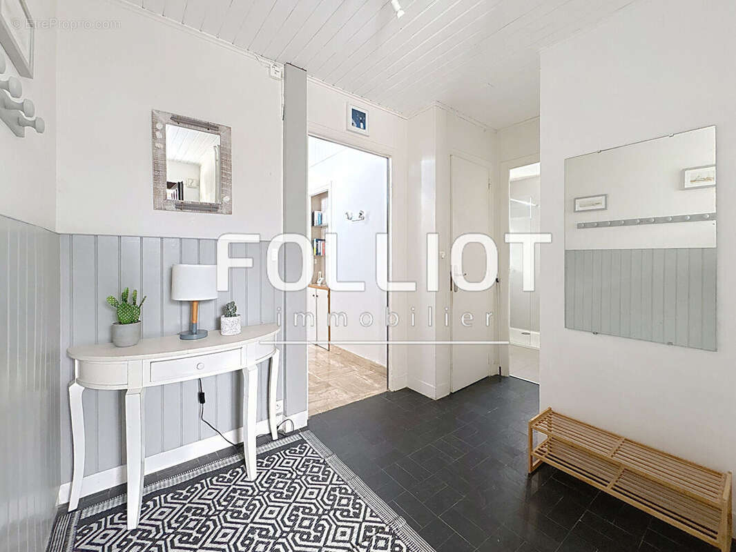 Maison à DONVILLE-LES-BAINS