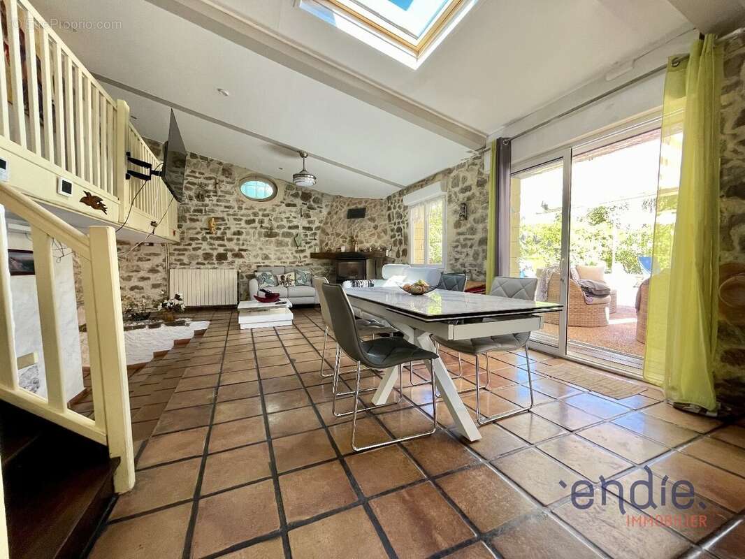 Maison à LORGUES
