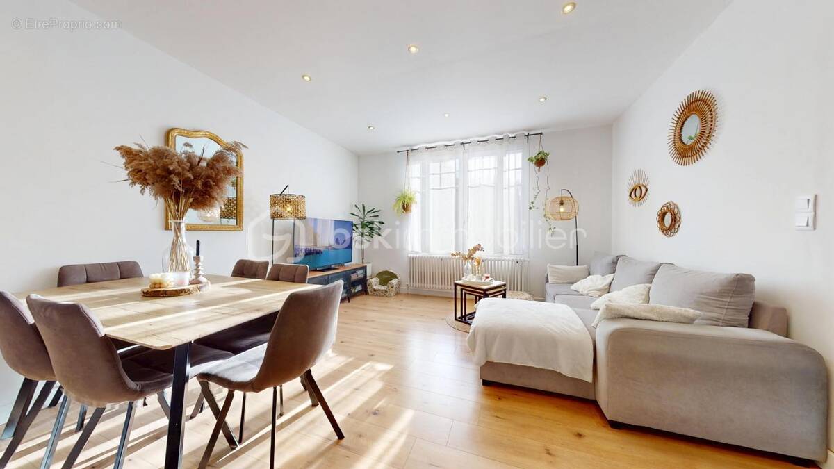 Appartement à LARDY