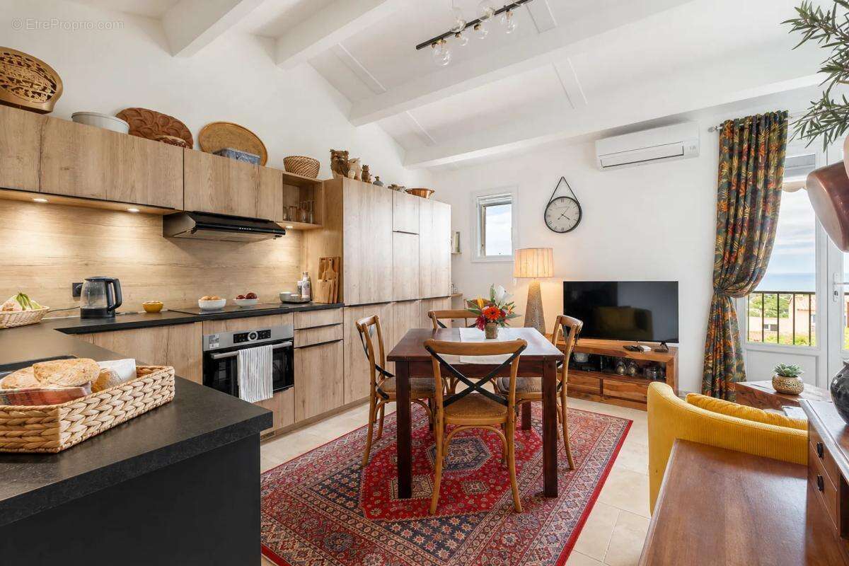 Maison à ROQUEBRUNE-SUR-ARGENS