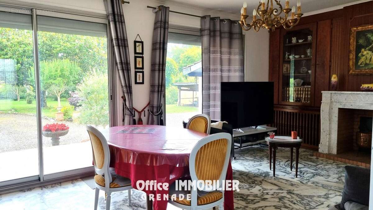 Maison 136 m² à Grenade  - photo 3