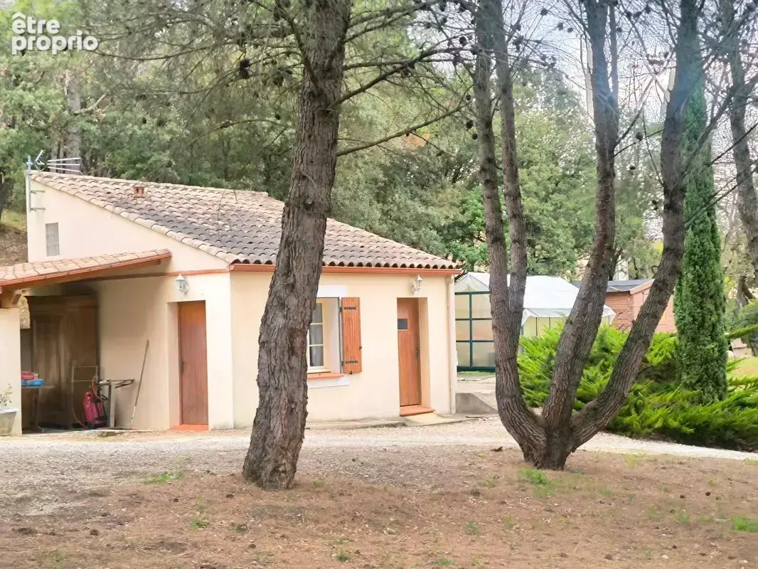 Villa sur terrain boisé avec dépendances + piscine - photo 22