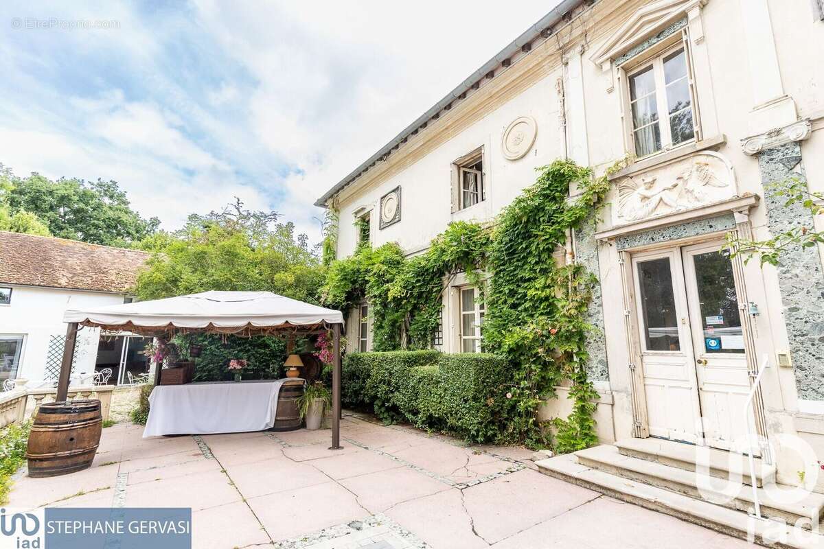 Maison 450 m² à Janvry  - photo 3