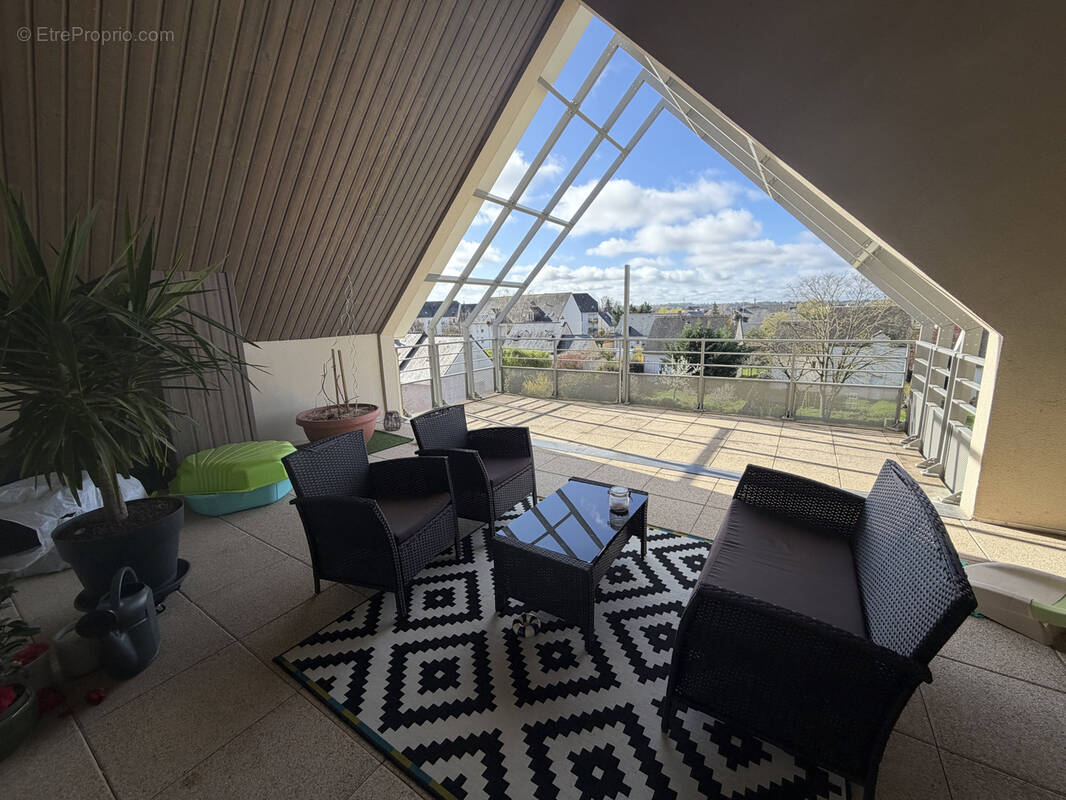 Appartement à LA VILLE-AUX-DAMES